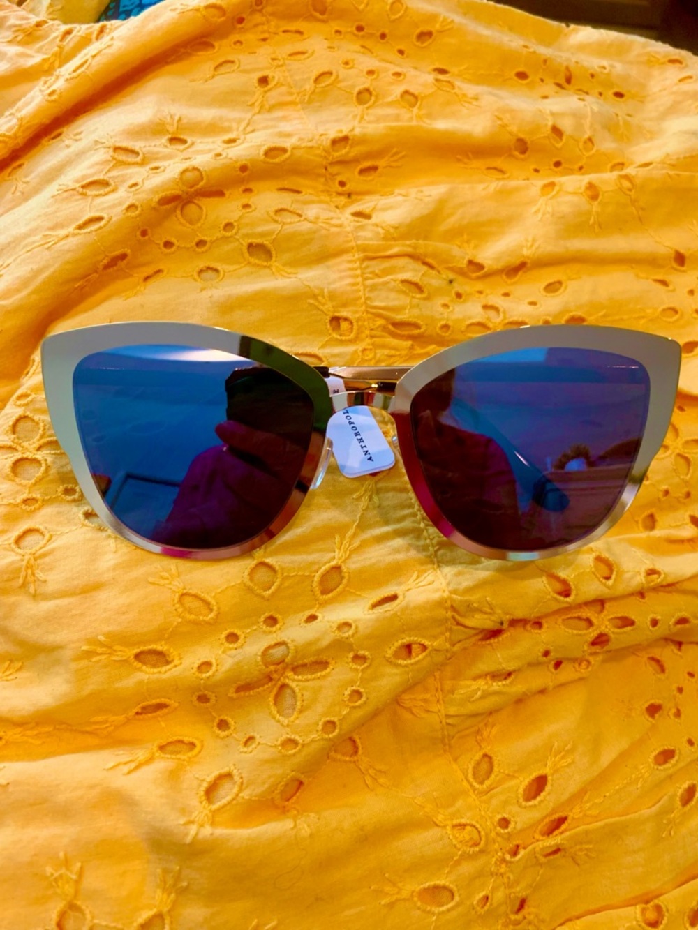 Mirrored Cat-Eye Sunglasses - Blue Lenses